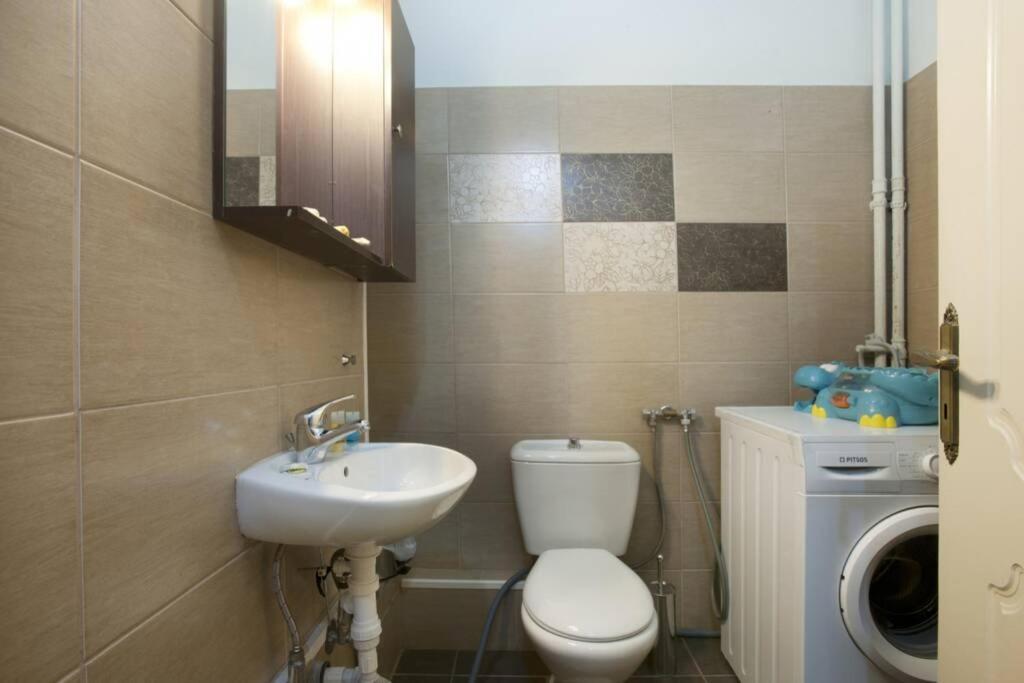 Three Bedrooms Apartment At The Center Of أثينا المظهر الخارجي الصورة